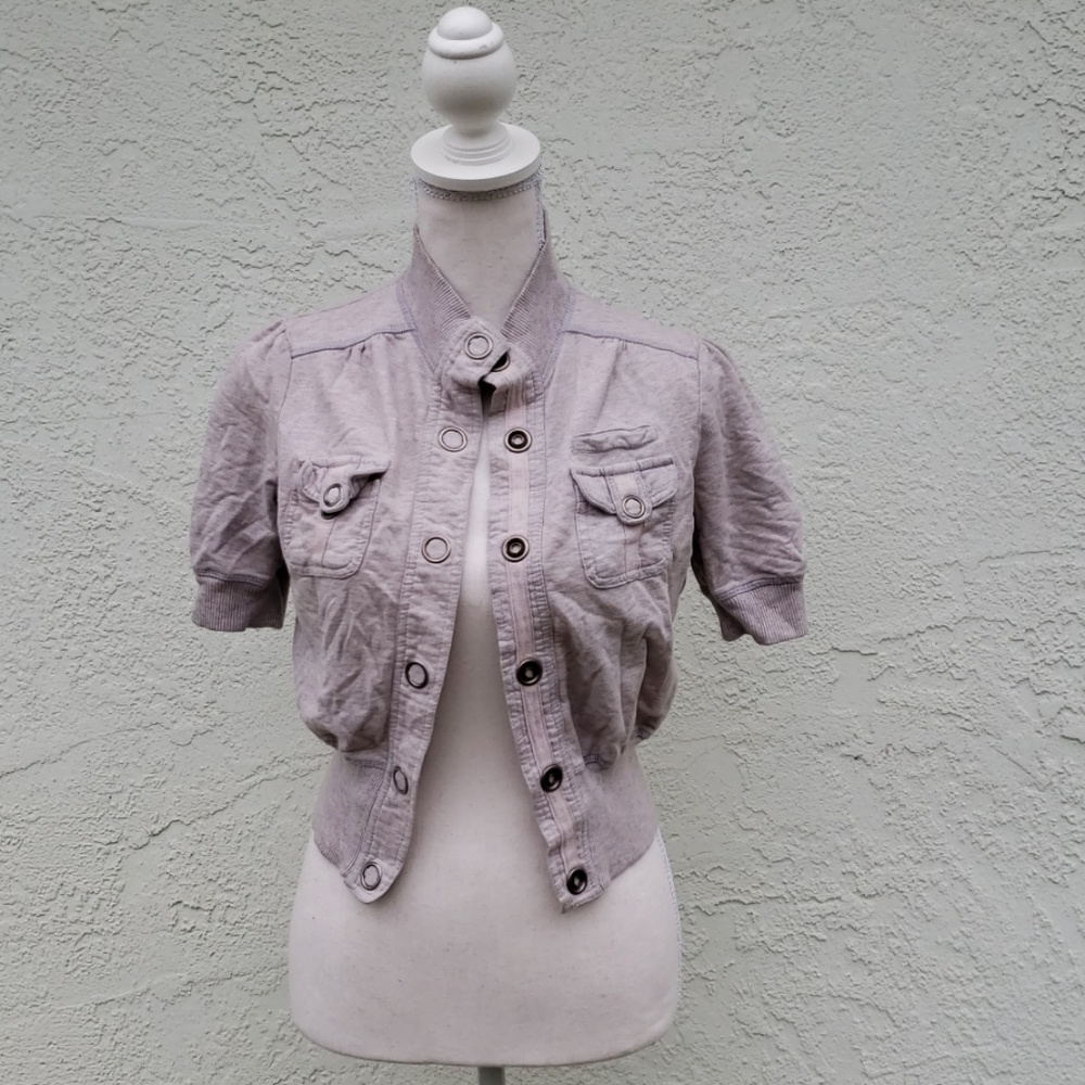 🌺Light gray, button down top